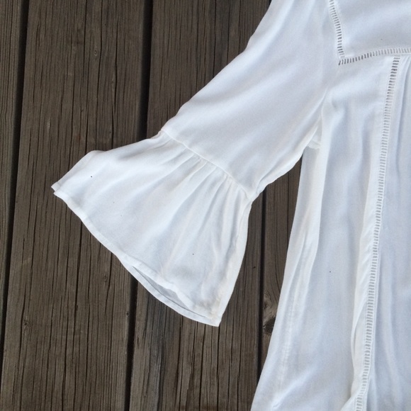 WHITE BELL SLEEVE TOP - Picture 3 of 4